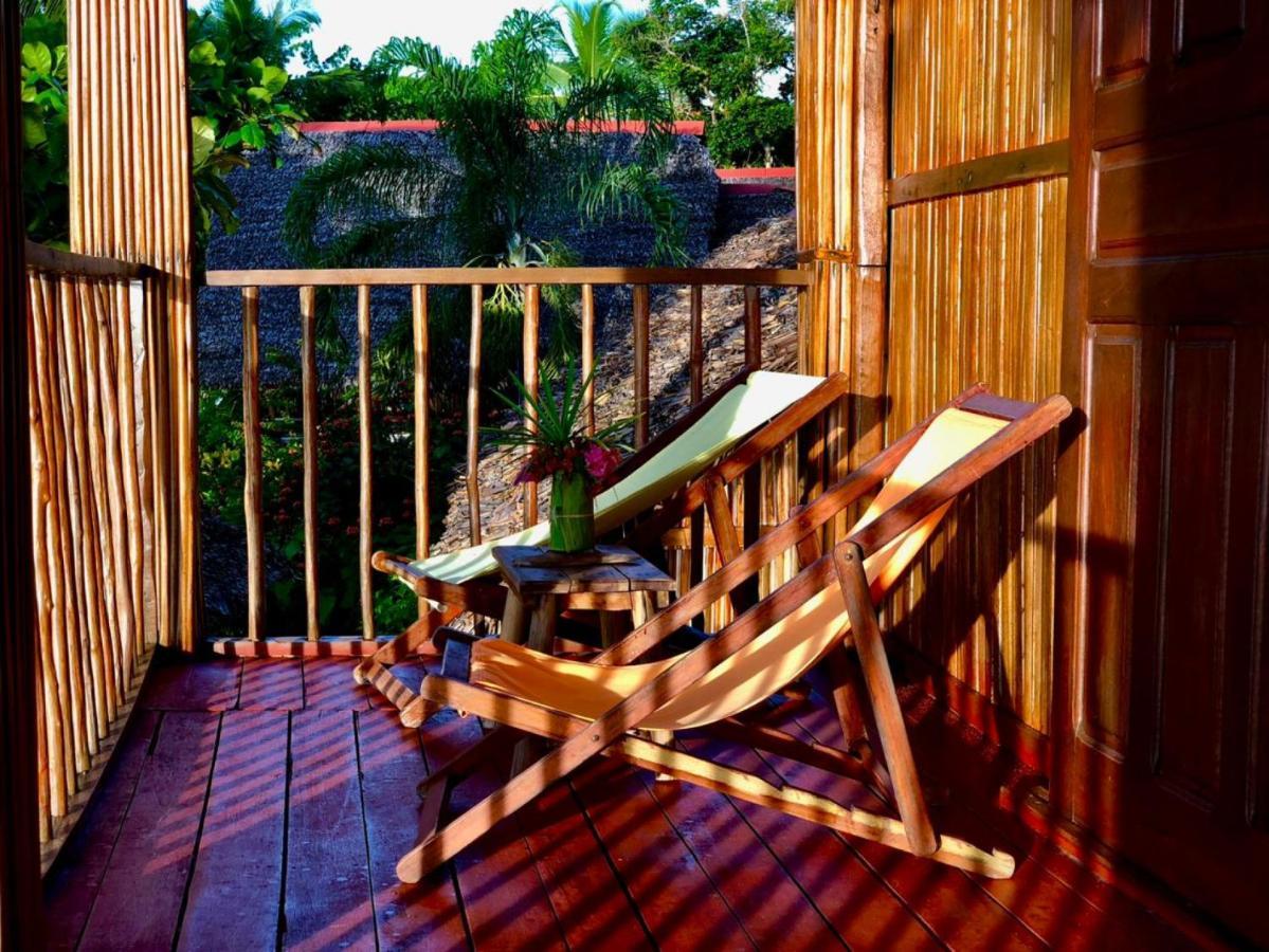 Floraly Komba Hotel - Nosy Komba Habitación foto