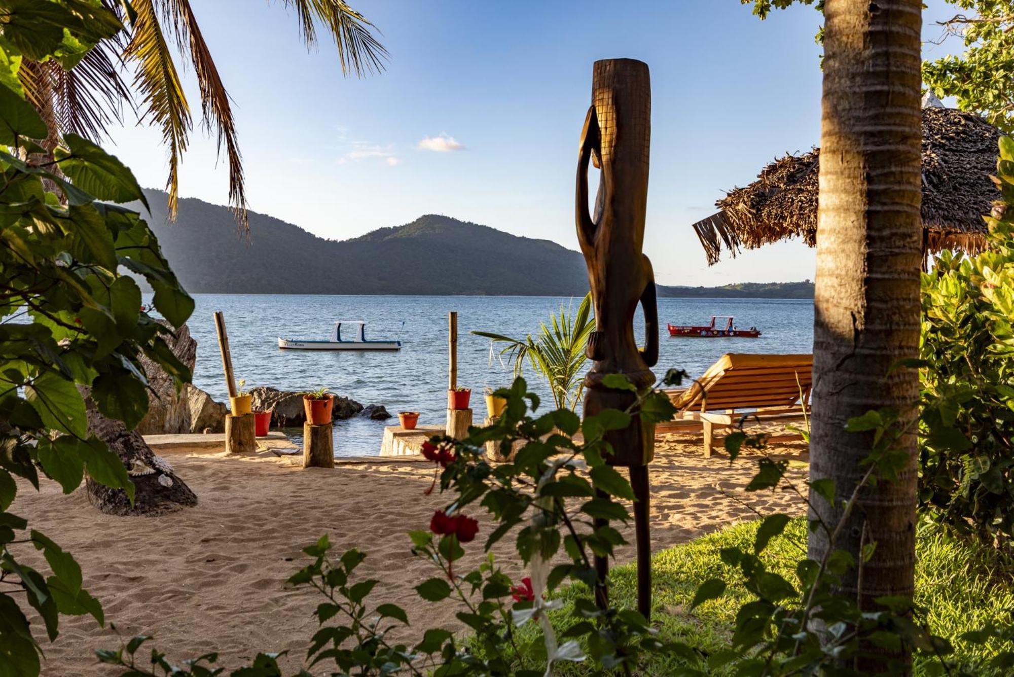 Floraly Komba Hotel - Nosy Komba Exterior foto